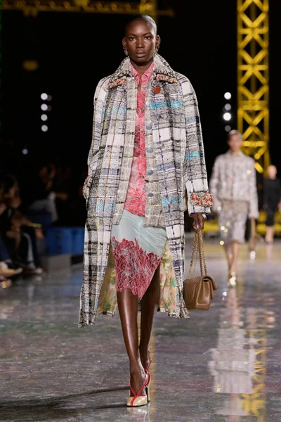Look 75